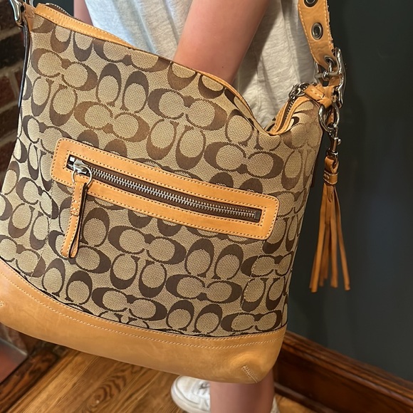 Vintage Coach Crossbody bag. - Picture 6 of 12